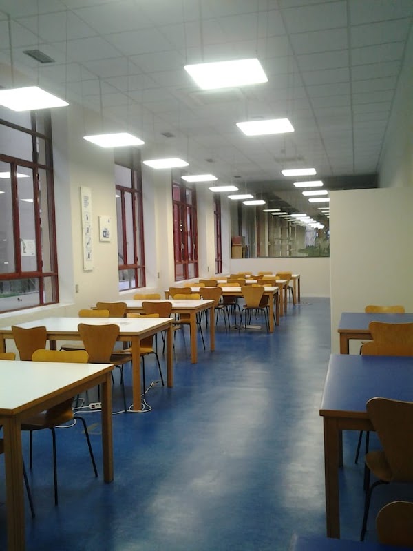 Biblioteca Municipal Francisco Ibáñez