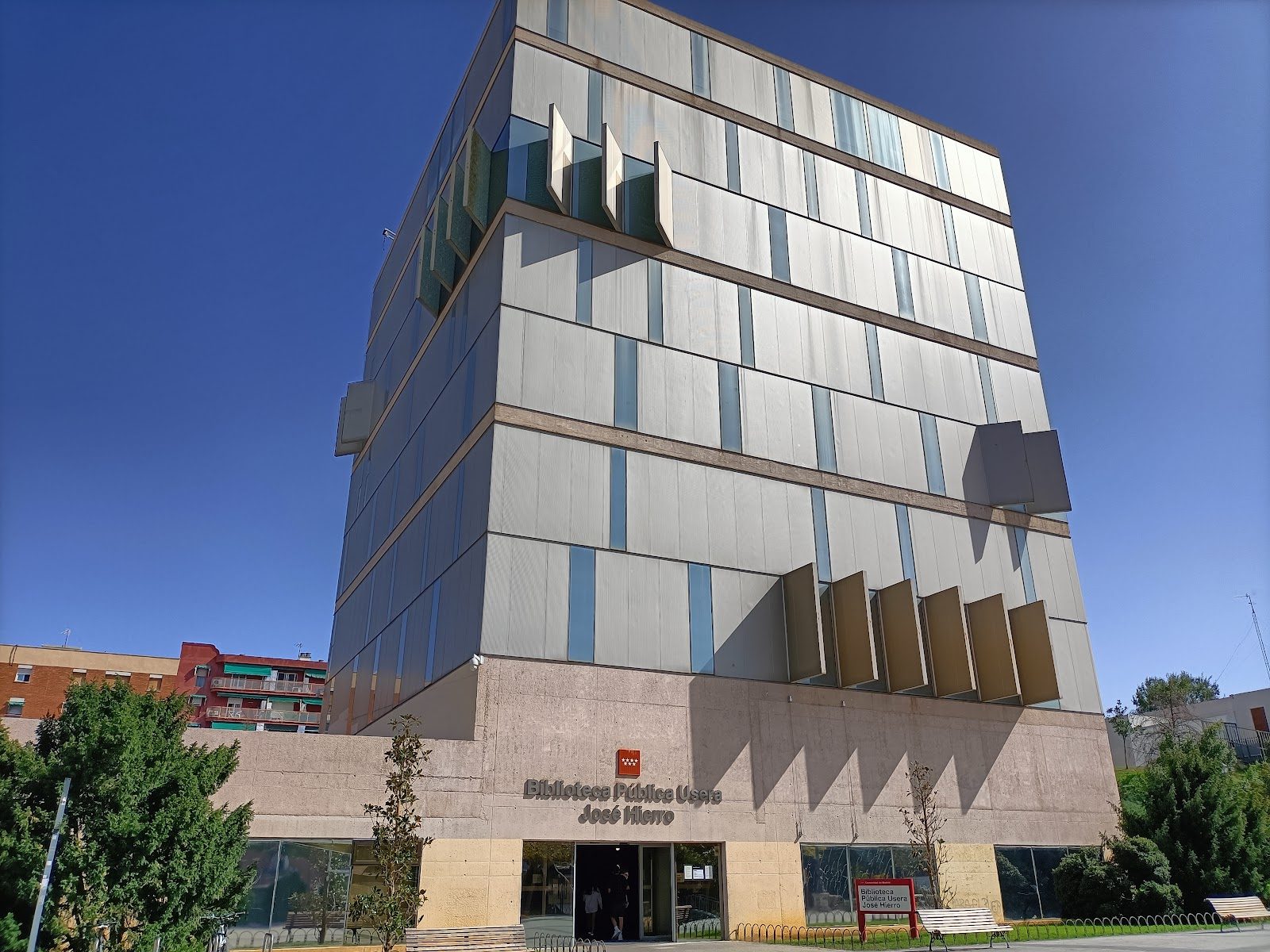 Biblioteca Pública José Hierro