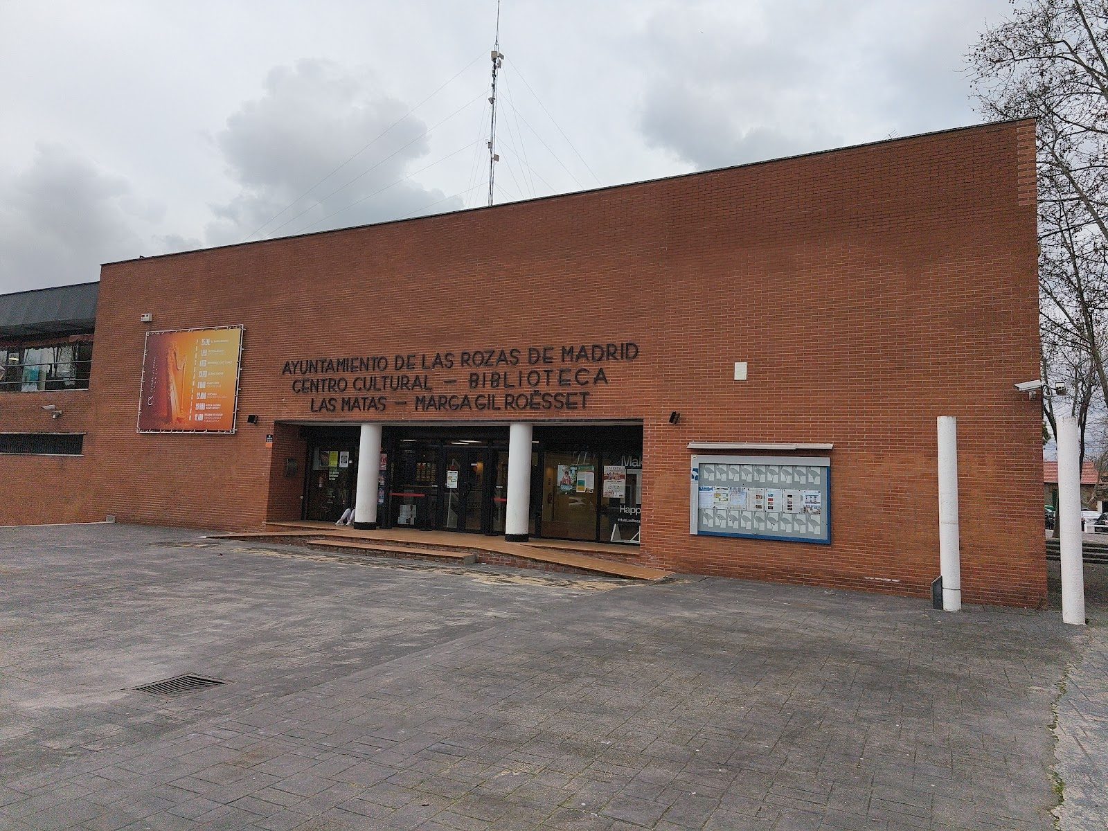 Biblioteca Las Matas (Marga Gil Roësset)