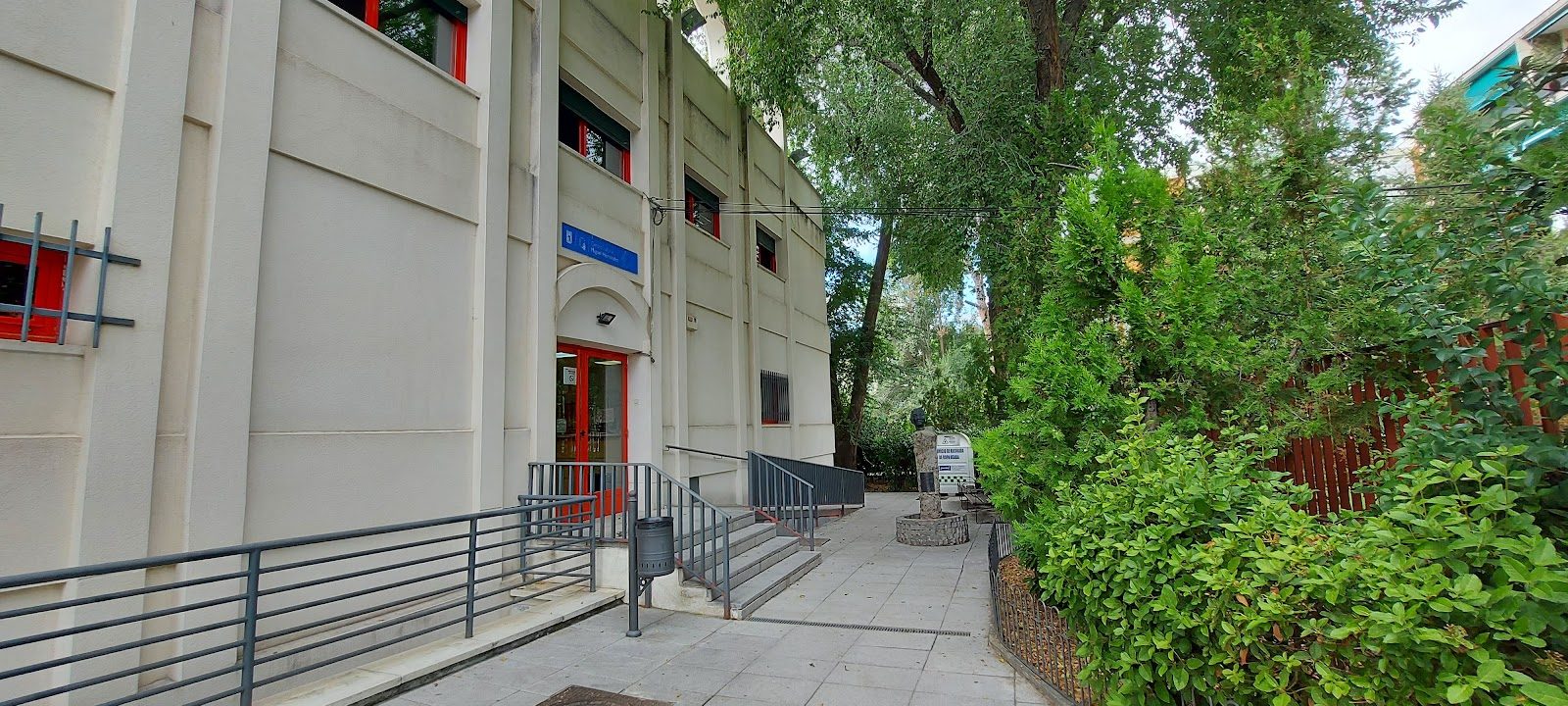Sala de Estudio Miguel Hernández (Latina)