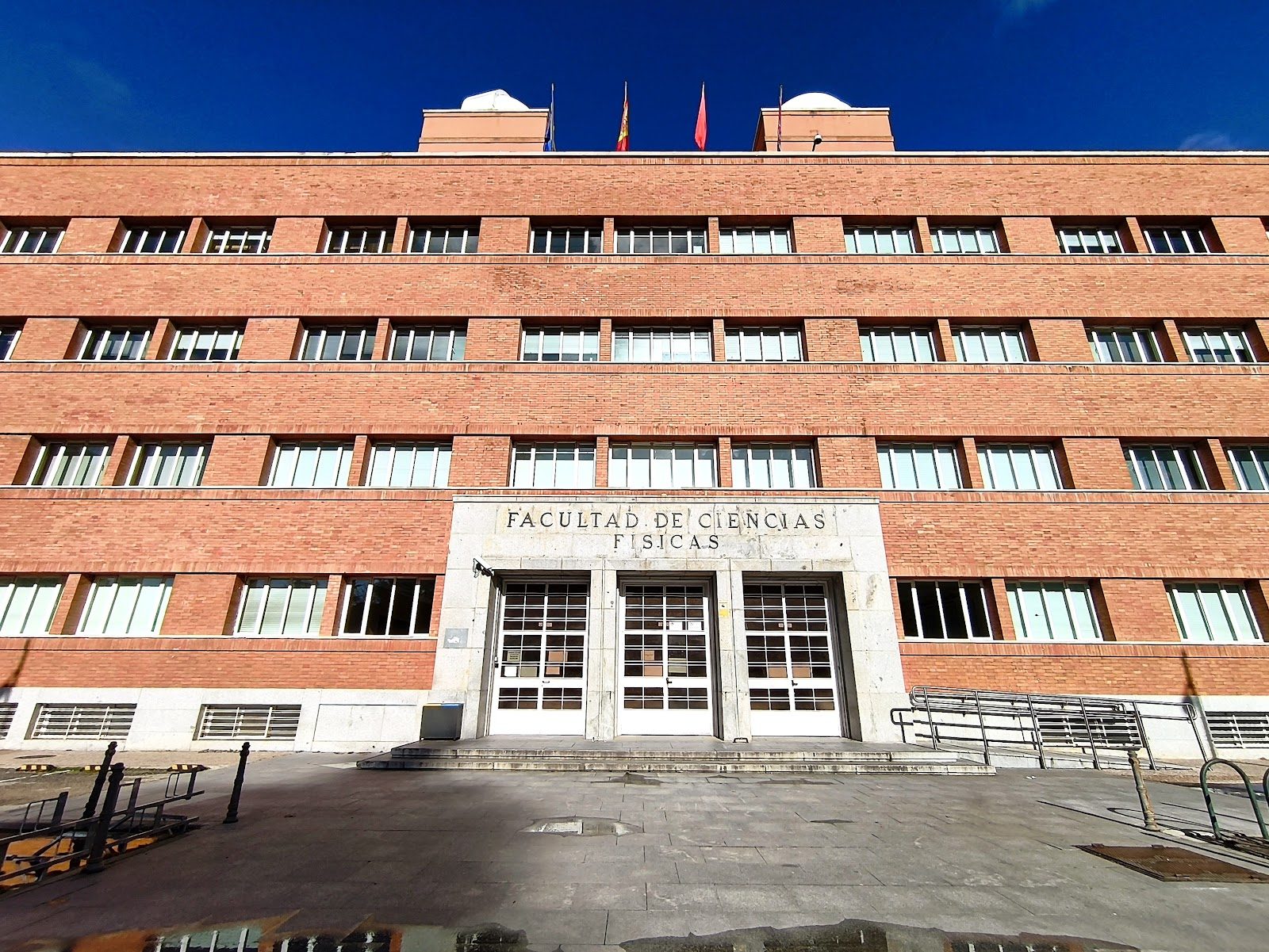 Biblioteca UCM – Ciencias Físicas